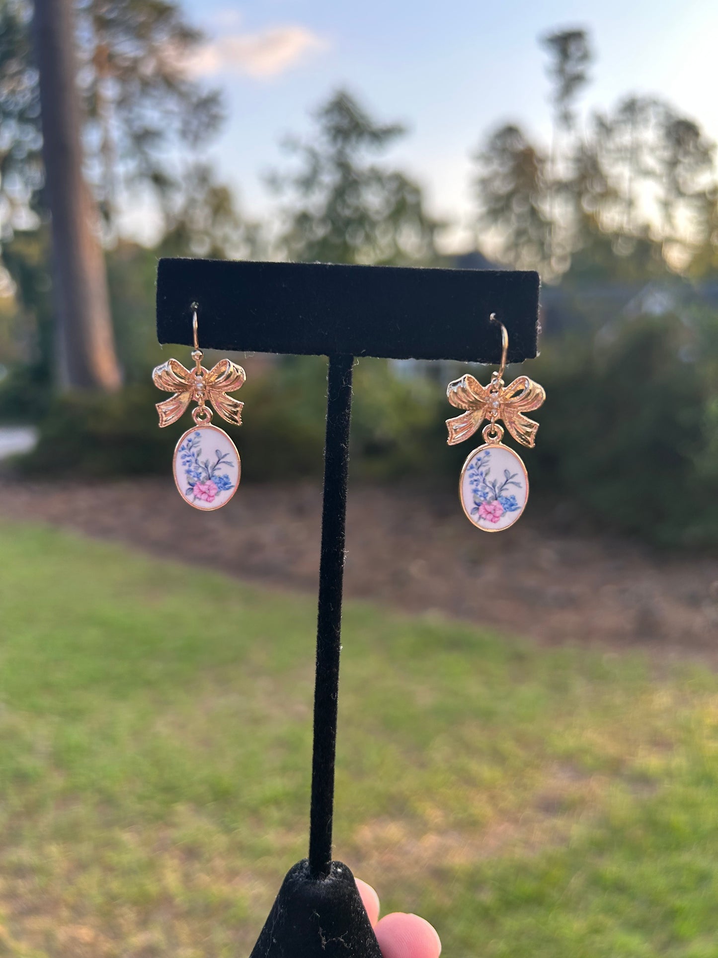 Vintage Like Earrings with Bow Detail