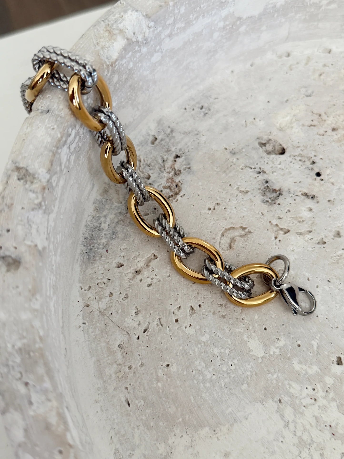 Margo Bracelet Chansutt Pearls
