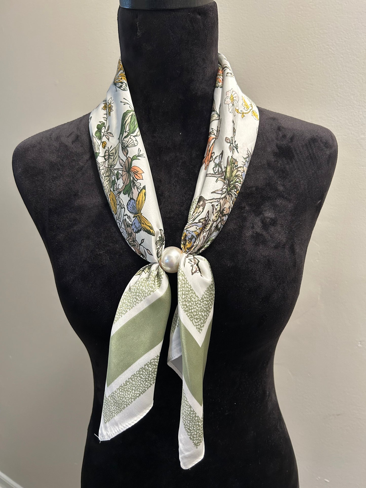 Luxury Magnetic Neck Scarf