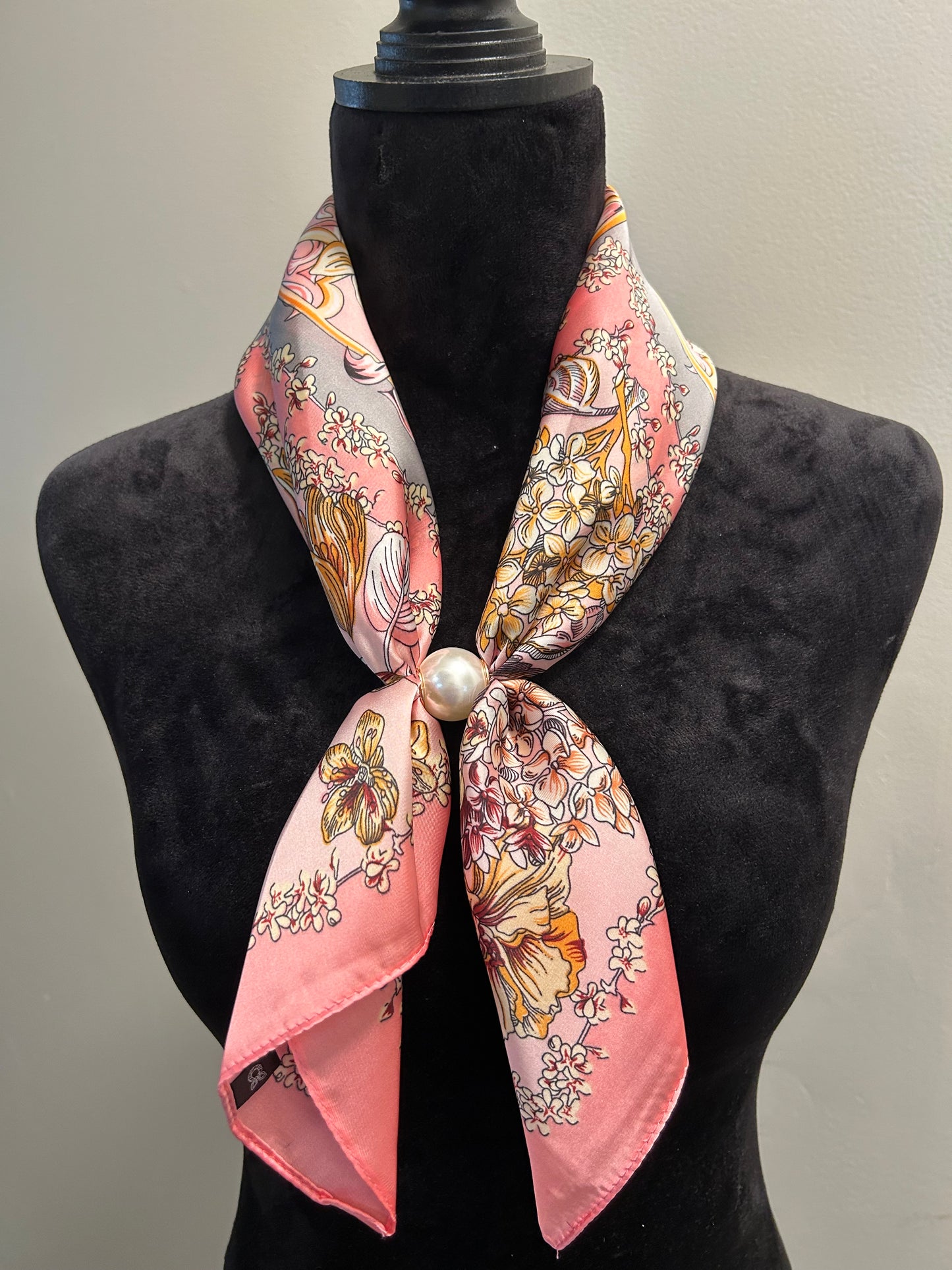 Luxury Magnetic Neck Scarf