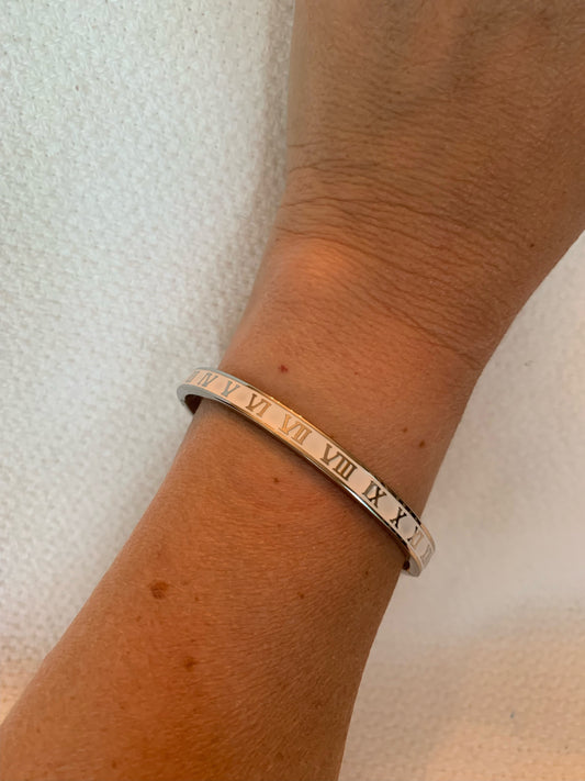 Roman Numerals Detailed Bracelet