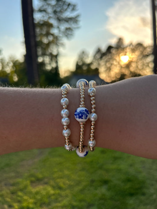 Vintage blue willow beaded bracelet