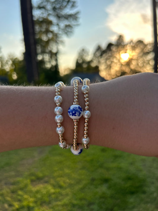 Vintage blue willow beaded bracelet