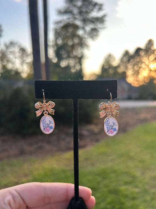 Vintage Like Earrings with Bow Detail